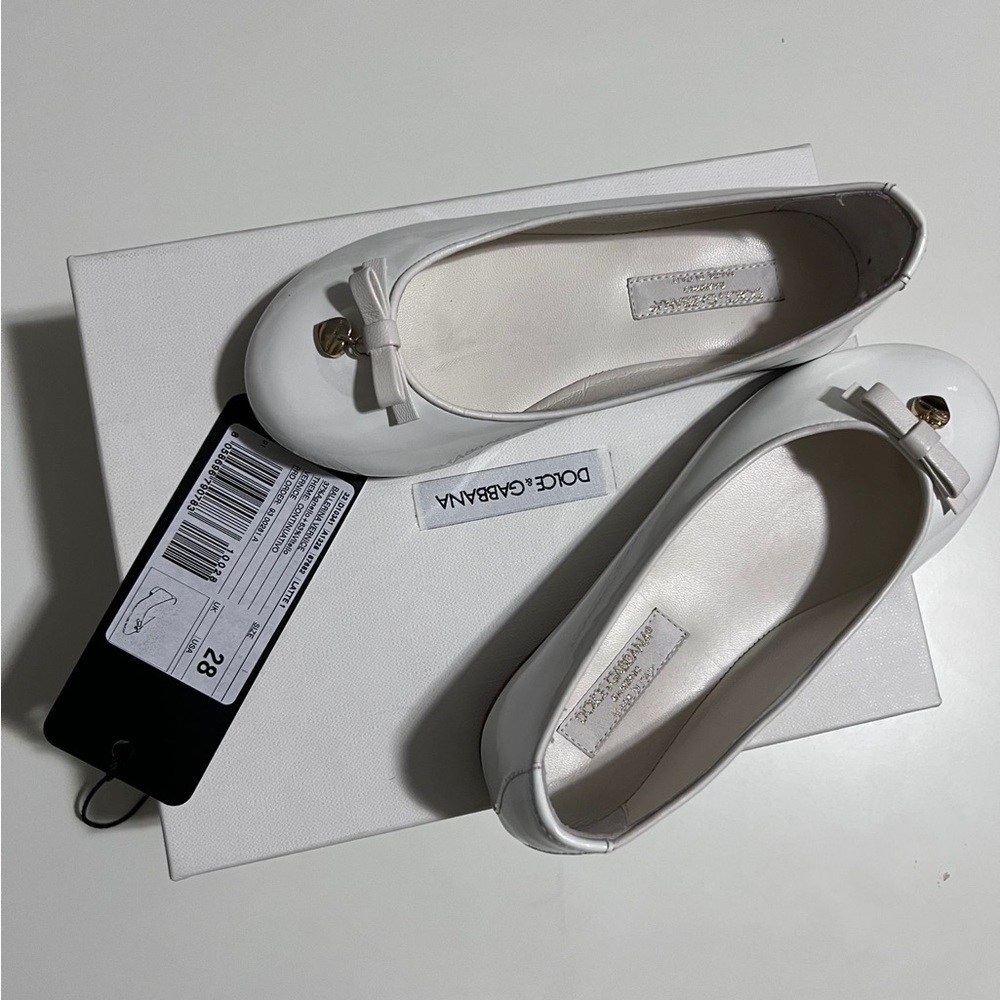 Baby girl doll shoe Dolce and Gabanna size 28. Neatly used worn twice or thrice